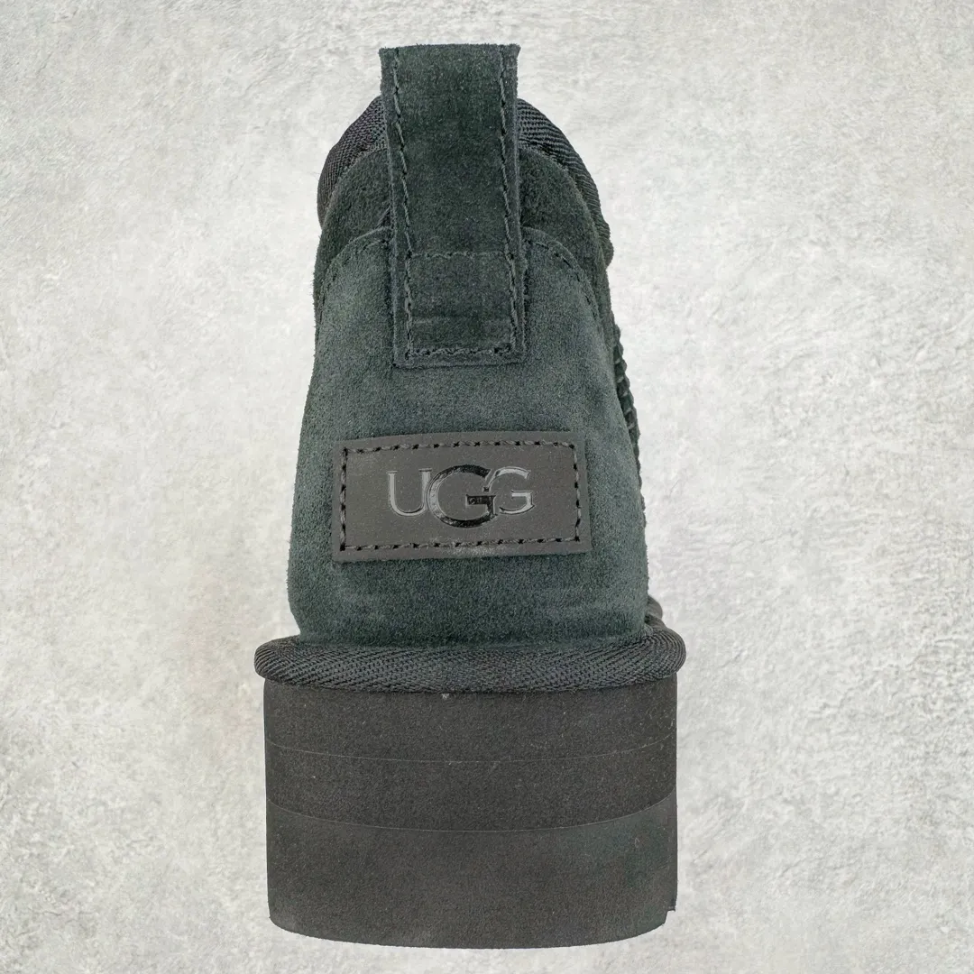 Pick up locally 💰520 UGG 5092 Classic autumn and winter sheepskin and fur integrated snow boots. All shoes are made of ZP. Longfeng A-grade Australian imported sheepskin and fur integrated brand OEM production line. Fully follow the ZP process. OEM original pattern maker. Adhering to the principle of no original shoe development and selection. Pay attention to every detail. The most authentic version on the market. TREADLITE "Light Wing" technology outsole. Light/durable/flexible/pile size: 35 36 37 38 39 40 Coding: by2936070